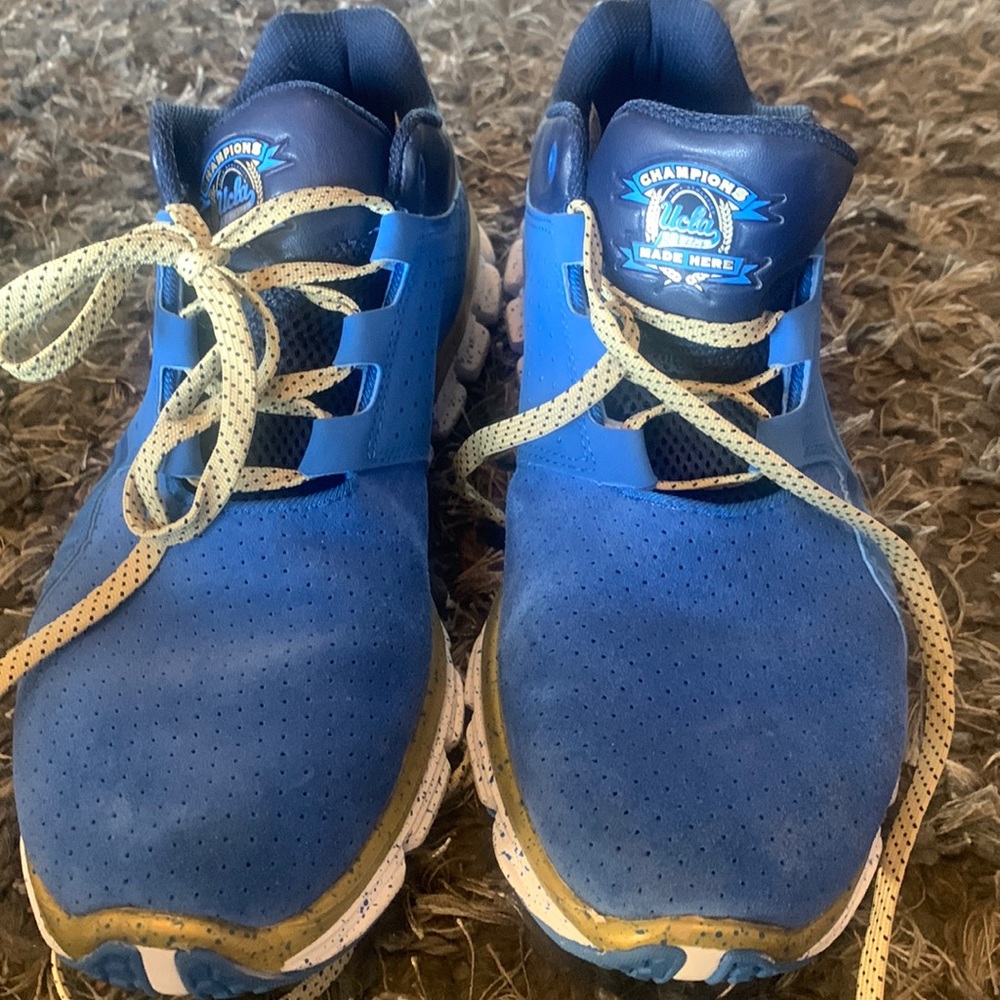 UCLA softball workout shoes size 8